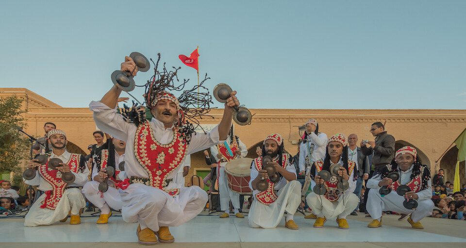 Dance with traditional instruments